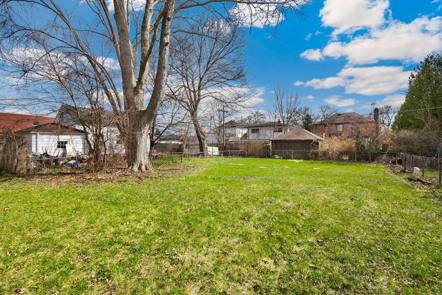 909 Highland Avenue, Waukegan, IL 60085