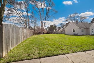 909 Highland Avenue, Waukegan, IL 60085