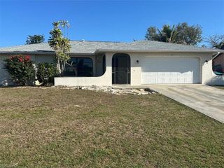 911 SE 16th TER, Cape Coral, FL 33990