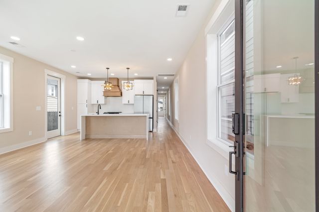 1726B Simpkins St, Nashville, TN 37208