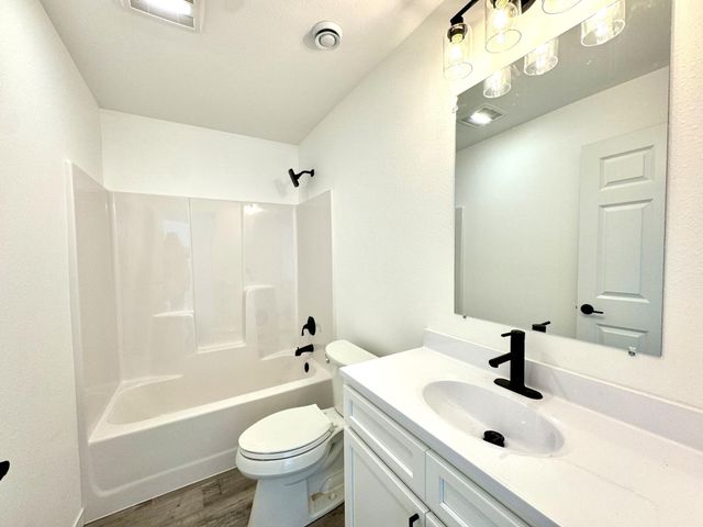 514 Garfield Street SE, Warroad, MN 56763