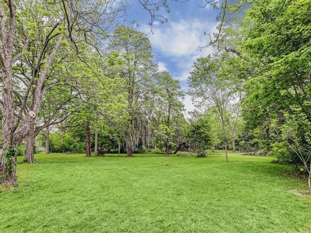 200 E Burress Street, Houston, TX 77022