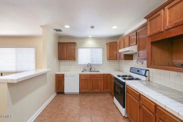 2813 Silver Street, Los Angeles, CA 90065