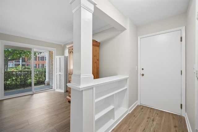 510 Shorely Drive 103, Barrington, IL 60010