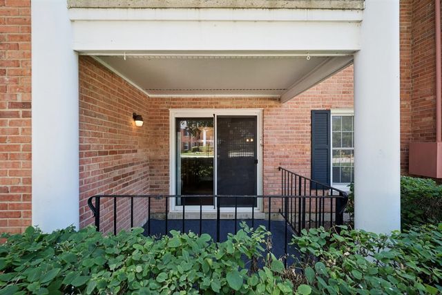 510 Shorely Drive 103, Barrington, IL 60010