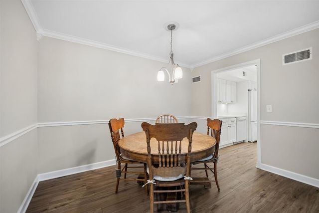 510 Shorely Drive 103, Barrington, IL 60010