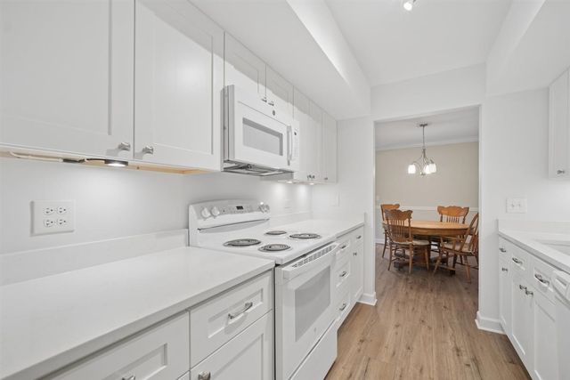 510 Shorely Drive 103, Barrington, IL 60010