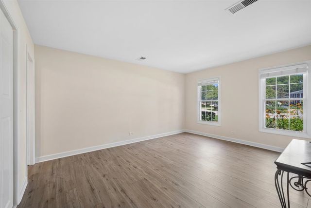 510 Shorely Drive 103, Barrington, IL 60010