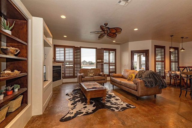 7623 Wyatt Lake Dr, Lawton, OK 73505