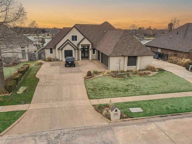 7623 Wyatt Lake Dr, Lawton, OK 73505