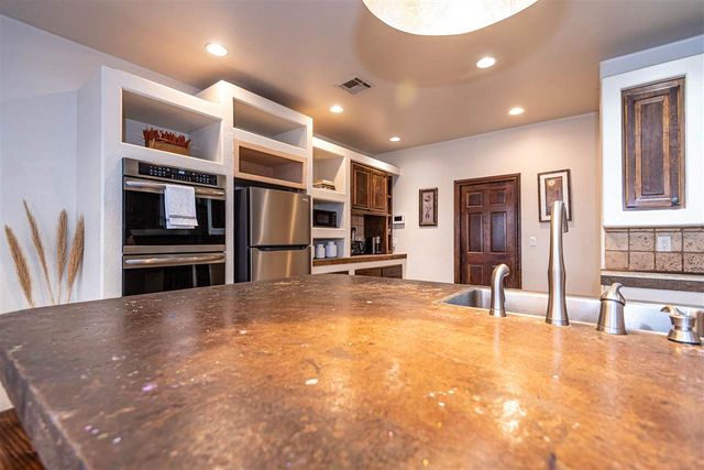 7623 Wyatt Lake Dr, Lawton, OK 73505