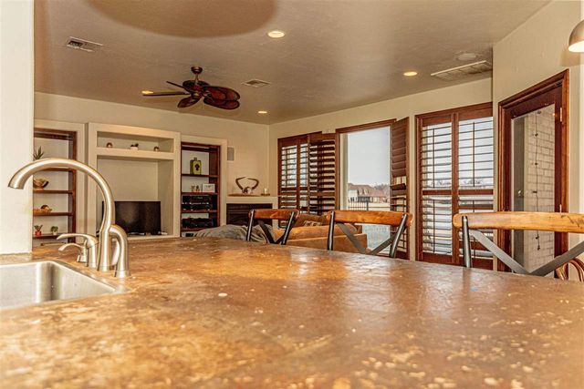 7623 Wyatt Lake Dr, Lawton, OK 73505