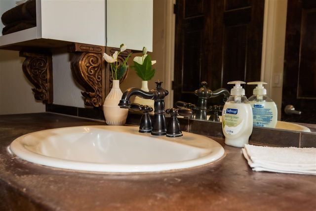 7623 Wyatt Lake Dr, Lawton, OK 73505