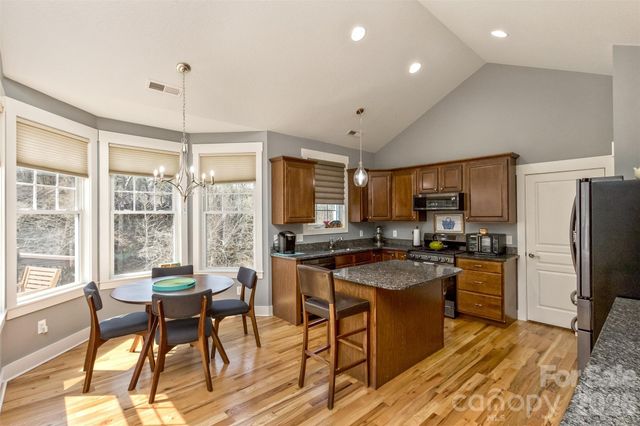 37 Creekside View Drive, Asheville, NC 28804