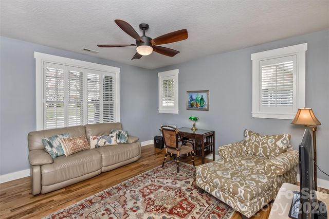 37 Creekside View Drive, Asheville, NC 28804