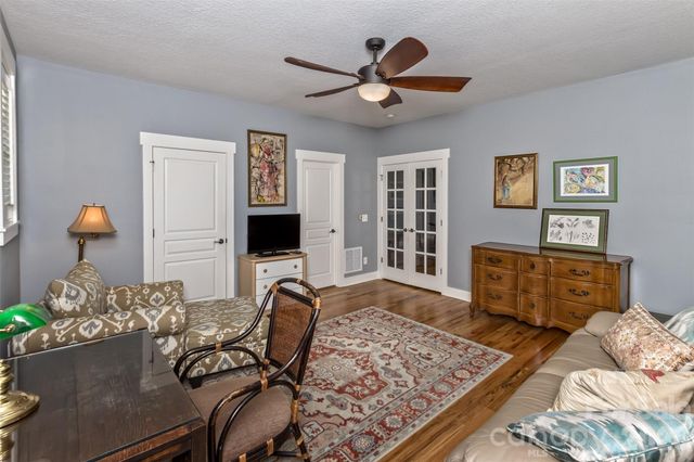 37 Creekside View Drive, Asheville, NC 28804