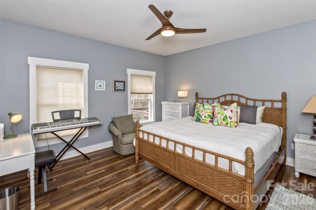 37 Creekside View Drive, Asheville, NC 28804