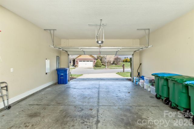 37 Creekside View Drive, Asheville, NC 28804
