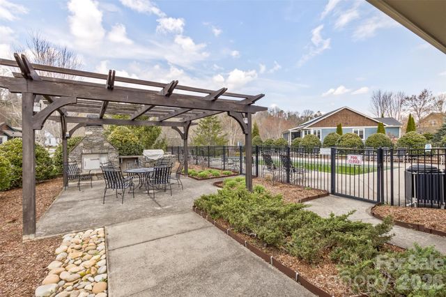 37 Creekside View Drive, Asheville, NC 28804