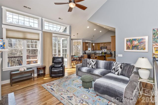 37 Creekside View Drive, Asheville, NC 28804