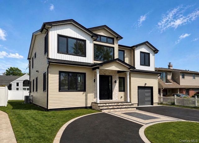 53 Blackbird Lane, Levittown, NY 11756