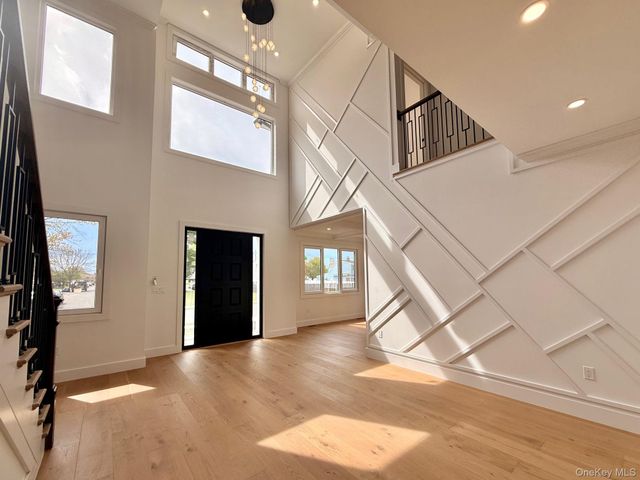 53 Blackbird Lane, Levittown, NY 11756
