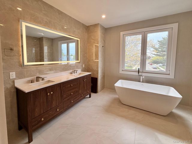 53 Blackbird Lane, Levittown, NY 11756