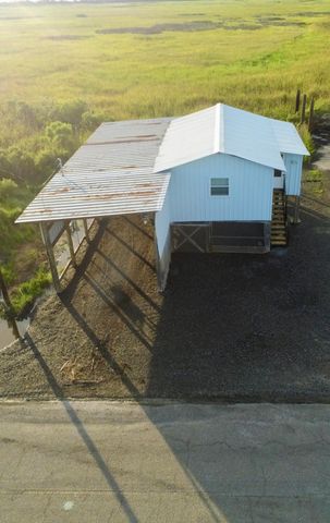 1058 Four Point Rd, Dulac, LA 70353