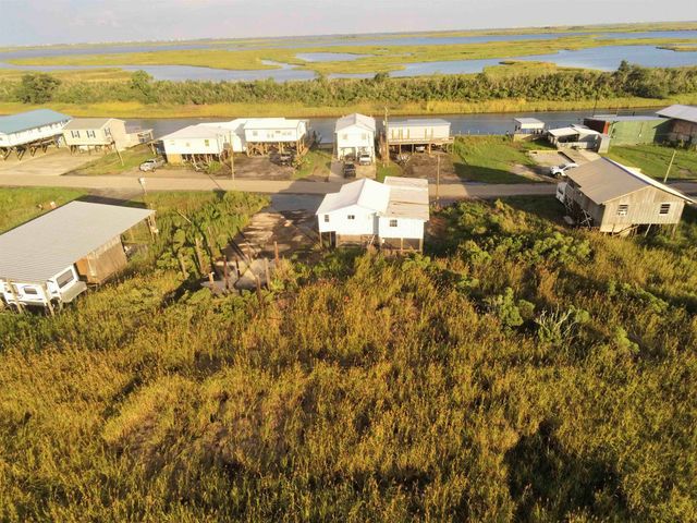 1058 Four Point Rd, Dulac, LA 70353