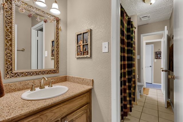 1214 Kiowa Drive E, Lake Kiowa, TX 76240