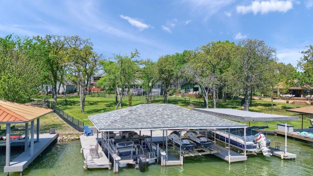 1214 Kiowa Drive E, Lake Kiowa, TX 76240