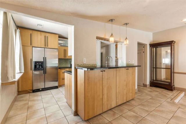 6313 Willowcrest Avenue, North Hollywood, CA 91606