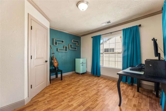 6313 Willowcrest Avenue, North Hollywood, CA 91606