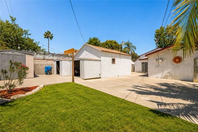 6313 Willowcrest Avenue, North Hollywood, CA 91606