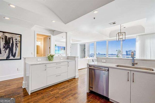 2881 Peachtree Road NE 2405, Atlanta, GA 30305