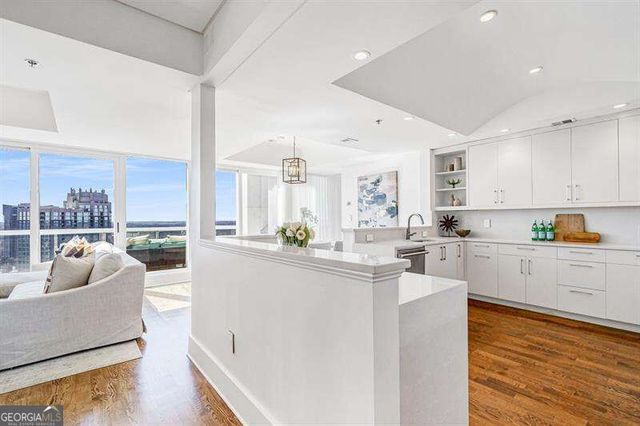 2881 Peachtree Road NE 2405, Atlanta, GA 30305