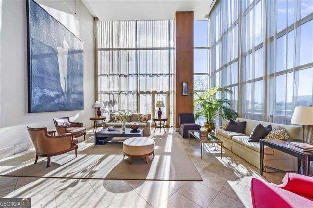 2881 Peachtree Road NE 2405, Atlanta, GA 30305