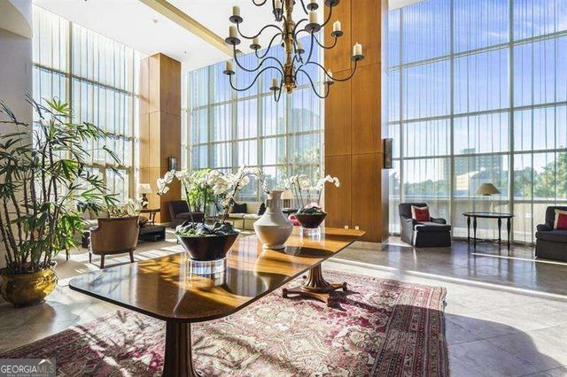 2881 Peachtree Road NE 2405, Atlanta, GA 30305