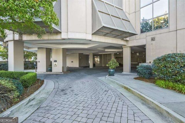 2881 Peachtree Road NE 2405, Atlanta, GA 30305