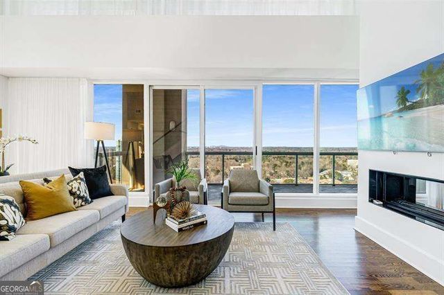 2881 Peachtree Road NE 2405, Atlanta, GA 30305