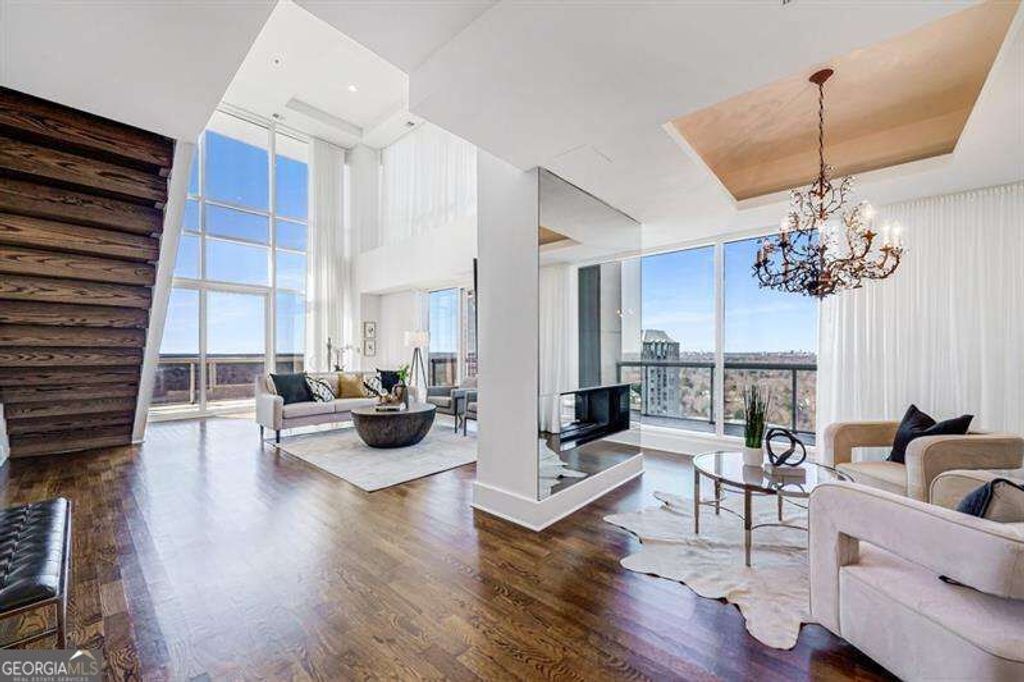 2881 Peachtree Road NE 2405, Atlanta, GA 30305
