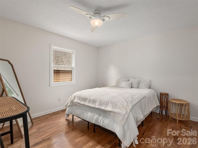7 Hope Lane, Weaverville, NC 28787