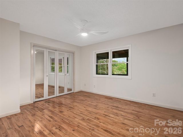 7 Hope Lane, Weaverville, NC 28787
