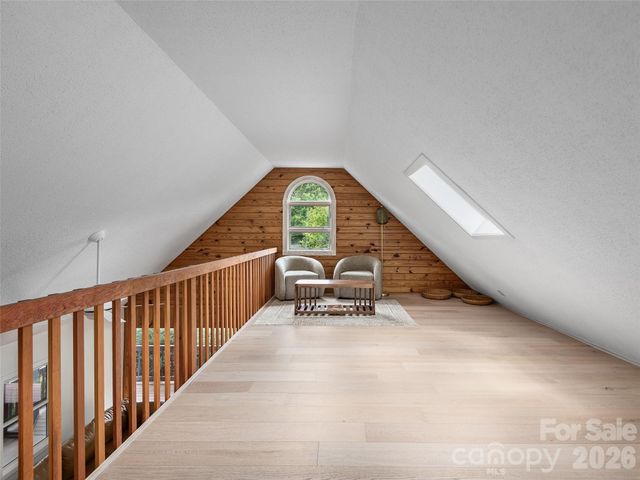 7 Hope Lane, Weaverville, NC 28787