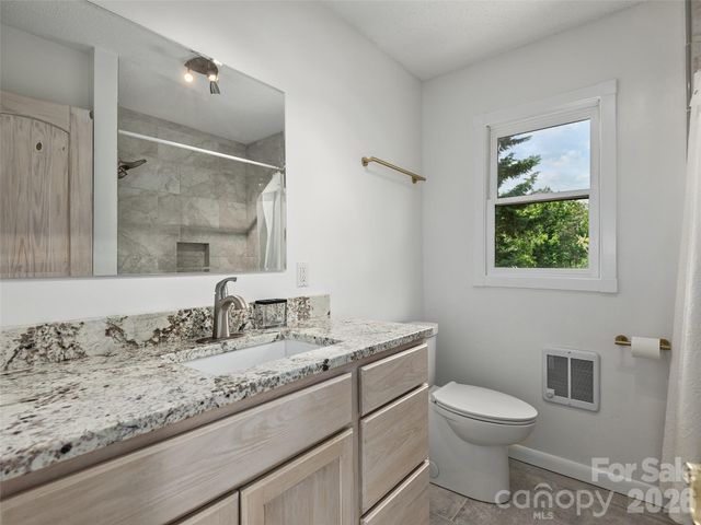 7 Hope Lane, Weaverville, NC 28787