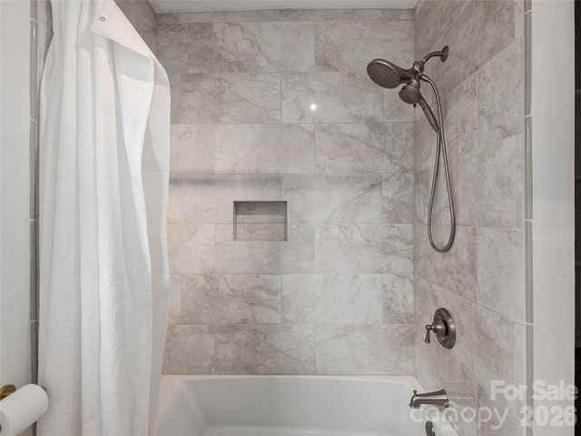 7 Hope Lane, Weaverville, NC 28787