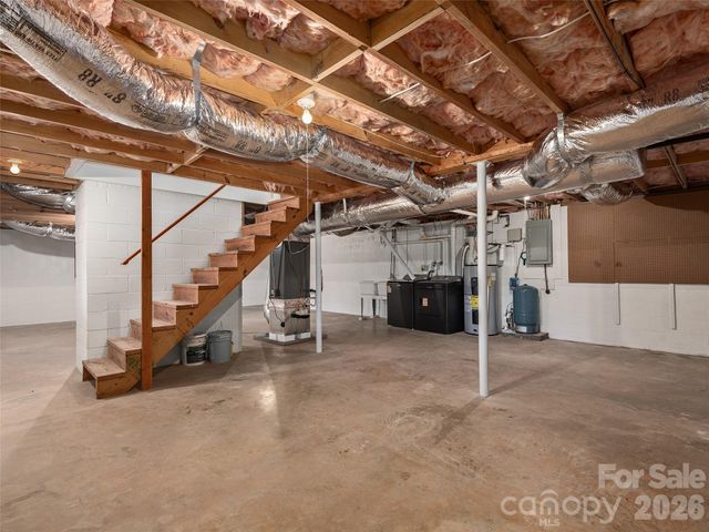 7 Hope Lane, Weaverville, NC 28787
