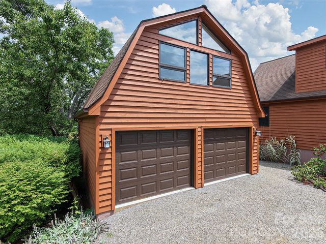 7 Hope Lane, Weaverville, NC 28787