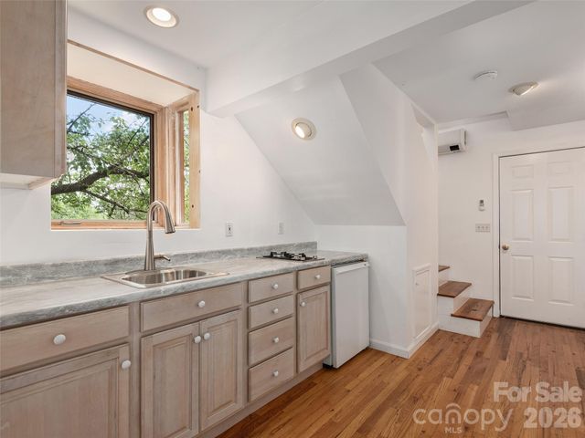 7 Hope Lane, Weaverville, NC 28787