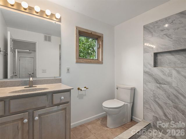 7 Hope Lane, Weaverville, NC 28787